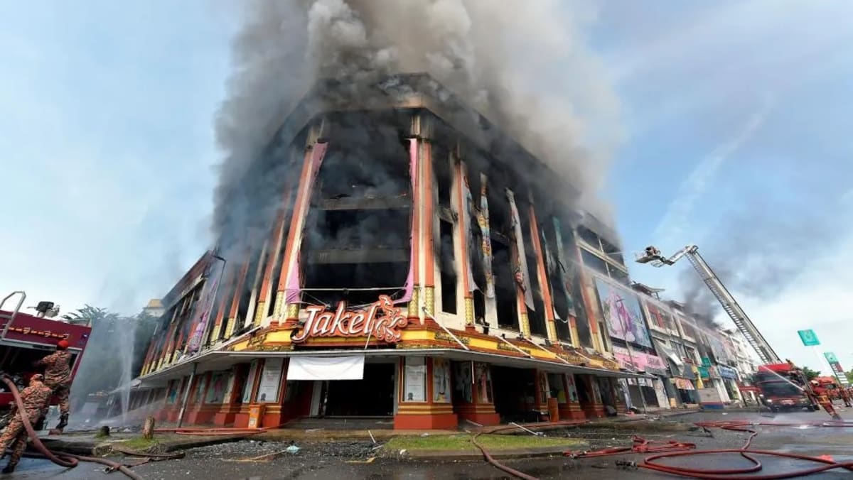 RM100 million in preliminary losses after hearth destroys Jakel garment outlet in Malaysia