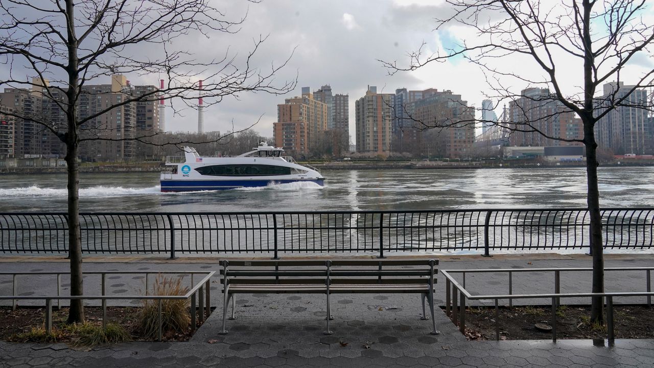 Declare of mammoth bones brings treasure hunters to East River