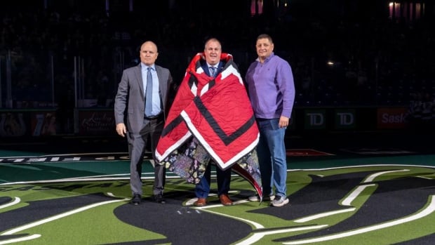 Saskatchewan Rush opening house video games this season by gifting Indigenous star blankets