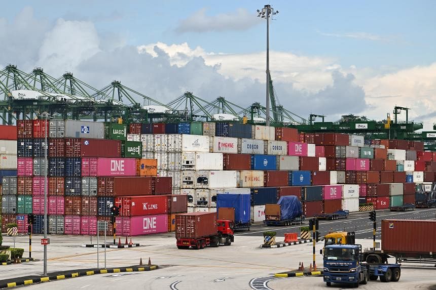 S’pore ports dealt with second-highest variety of containers in 2022 regardless of fall in international container commerce