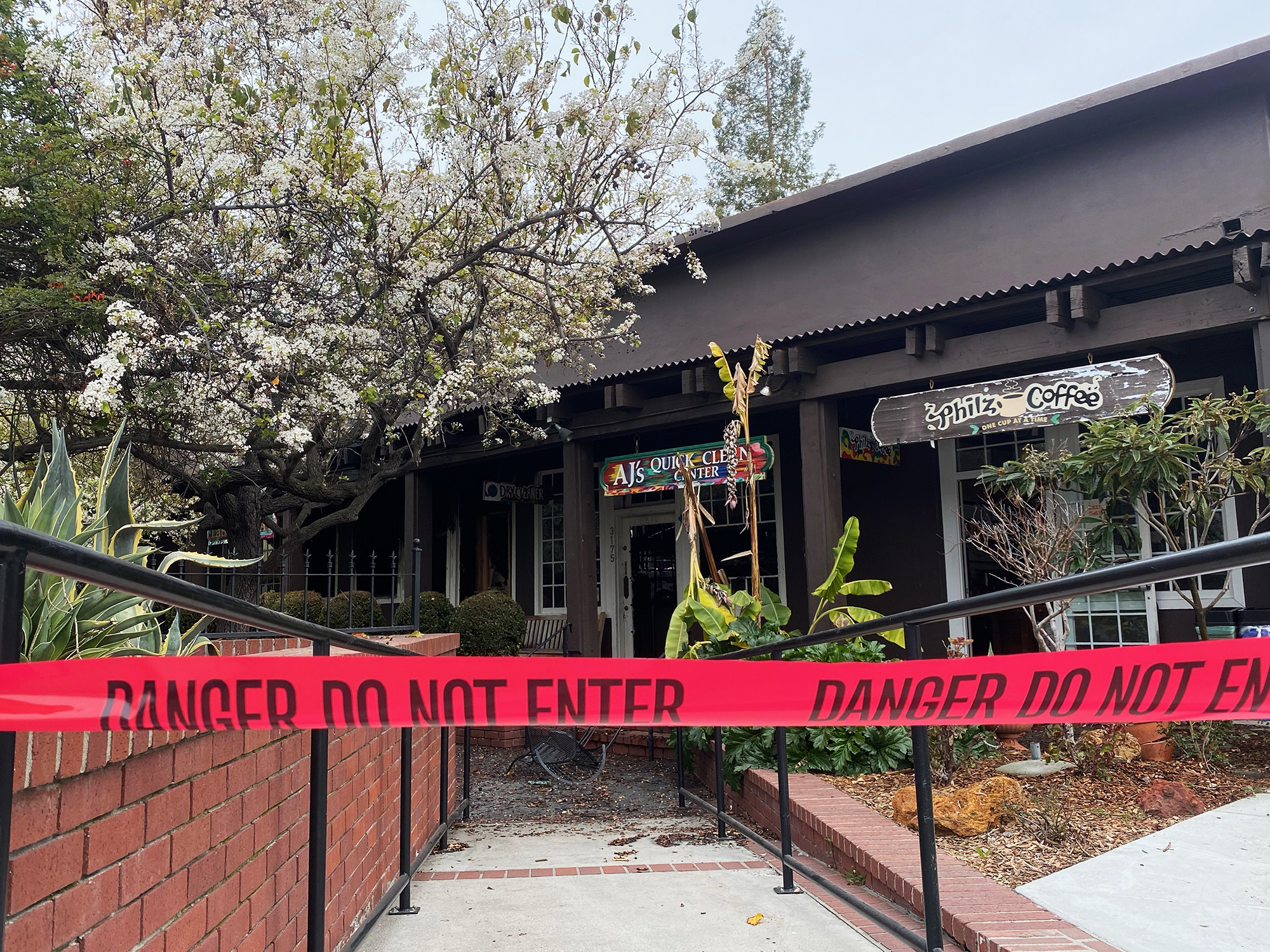 Hearth guts Invoice’s Cafe and AJ Cleaners at Midtown Palo Alto procuring plaza | Information