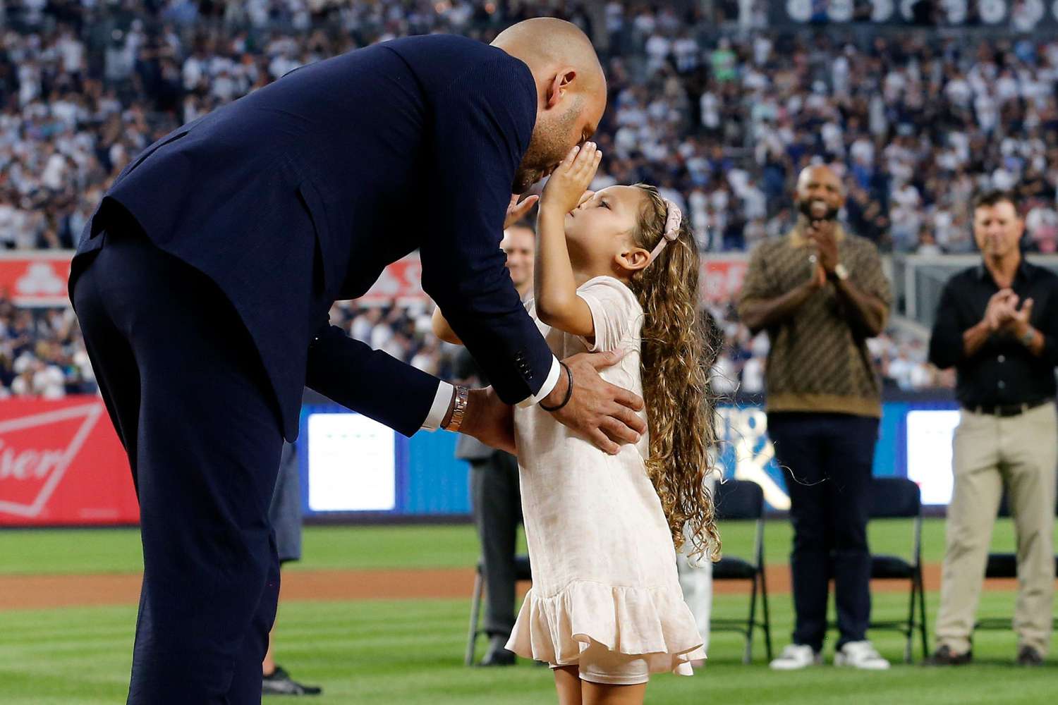 Derek Jeter ‘Fairly Proud’ Daughter Will Concentrate on Sports activities for ’15 Minutes’