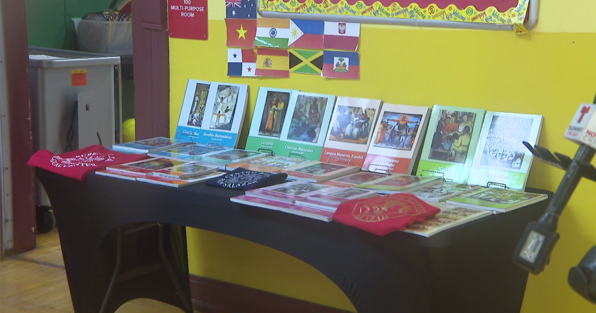 Mexican Embassy donates Spanish-language books for CPS